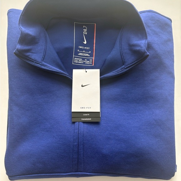 Men’s Nike 24.7 Impossibly Soft Dri-Fit 1/2 Zip Shirt Sweater Medium MSRP $120 - Picture 2 of 7